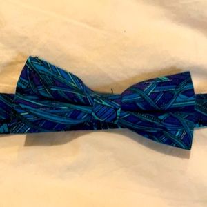 Unique Bow Tie blue